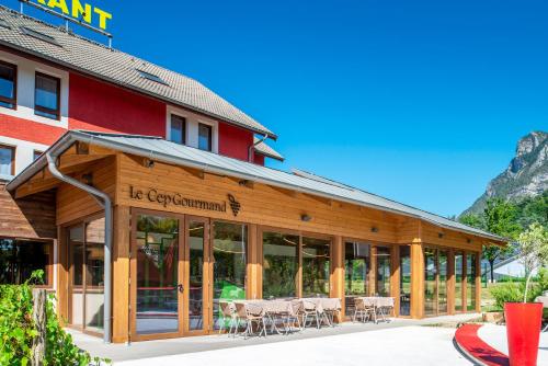 Logis Hôtel ★★ La Clé des Champs