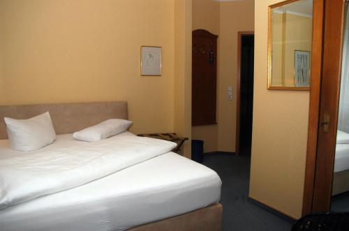 1 twin bed