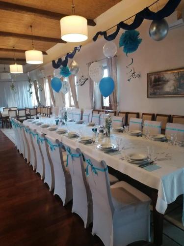 Hotel Magnat in Gevartuva