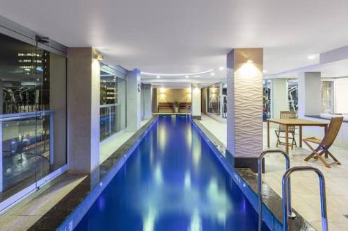 96 North Terrace Stylish Penthouse Apartment