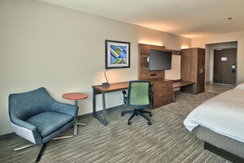 Holiday Inn Express & Suites - Albuquerque East