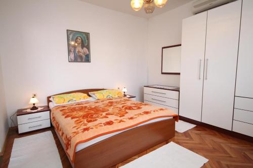 Apartment Metajna 527h