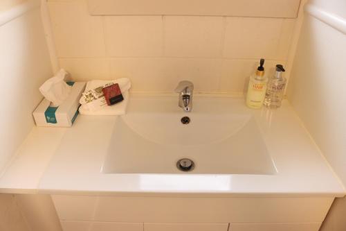 浴室, Victoria Apartments in 漢密爾頓