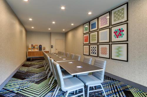 Holiday Inn Express Hotel & Suites Corbin By IHG - 회의실/연회장
