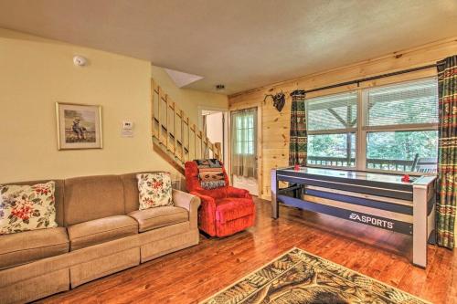 Around the Bend cabin - image 8