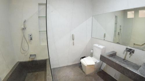 Bopha Bassac Boutique Hotel Room Type - Deluxe Twin Room