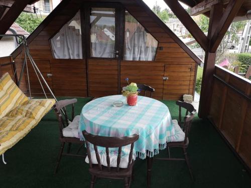 Karos Central Apartmanhaz in Zalakaros