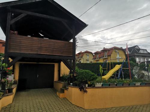 Karos Central Apartmanhaz in Zalakaros