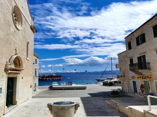 Tempat Menarik Berhampiran, Villa Mira in Brac Island