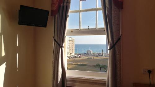 Compact Double Room with Seaview