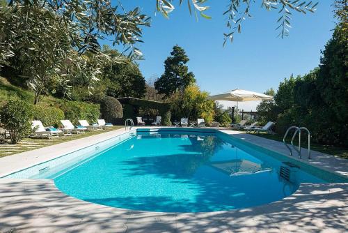 Case di San Martino Villa Sleeps 14 with Pool and Air Con