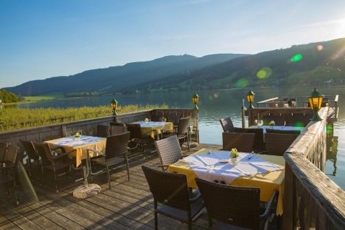 Beach, Seewirt in Zell Am Moos
