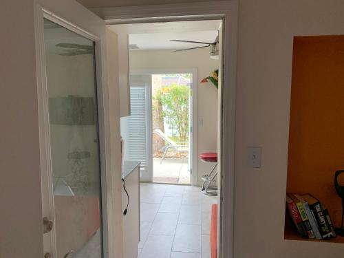 ~ Cozy In-law Apartment Close to Siesta Key ~ thumb 2