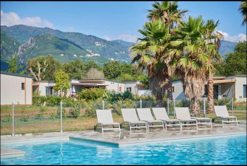 COTTAGE LES PIEDS DANS L'EAU