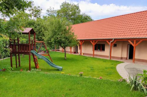 Exterior view, Kishid Vendeghaz Pilismarot in Pilismarót