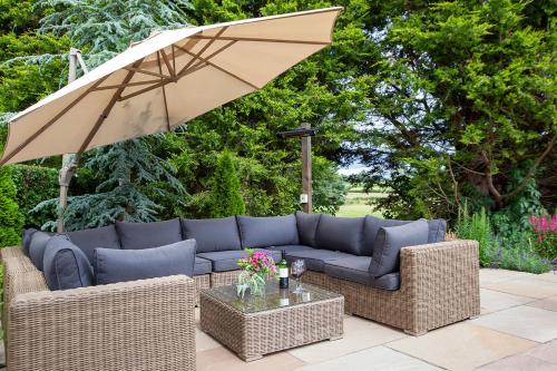 The Fox and Hounds Country Inn - image 8