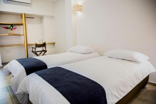 4 twin beds
