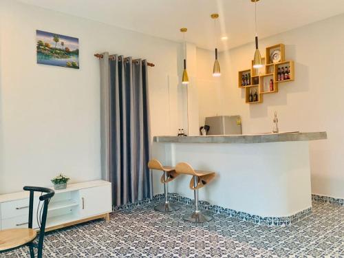 Facilities, Raing Phnom Bungalow near Bokor Church
