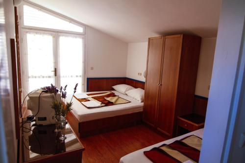 Camera tripla, dependance, vista sul mare, balcone