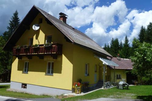 Gemütliches Ferienhaus am Waldrand - Tröpolach