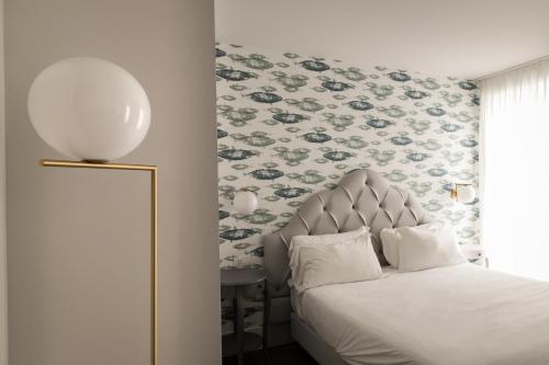 Deluxe Double or Twin Room with Balcony and Lake View