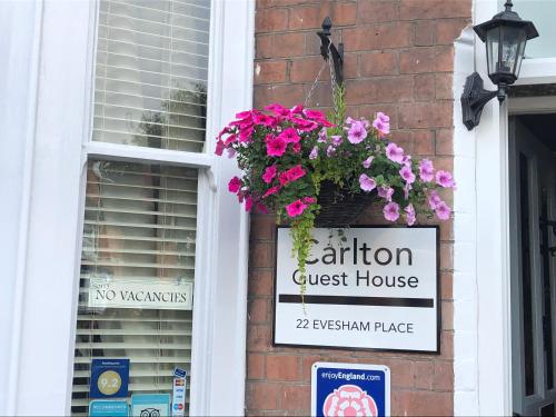 Carlton Guest House - image 11