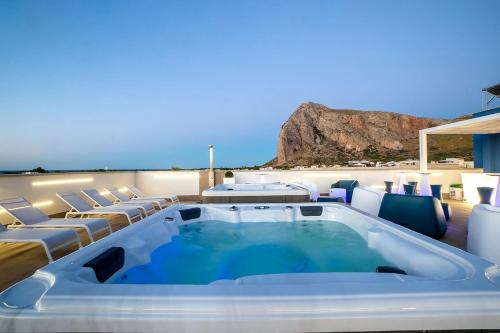Sundeck Hotel