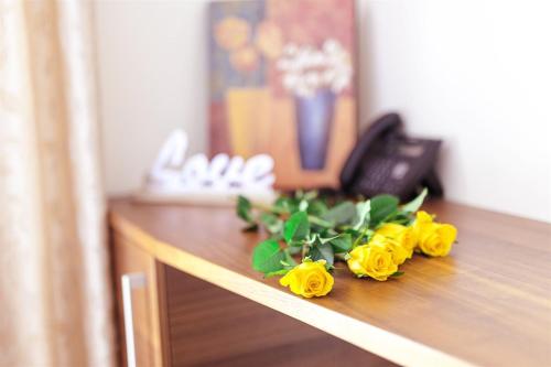2 bedrooms, 4 beds