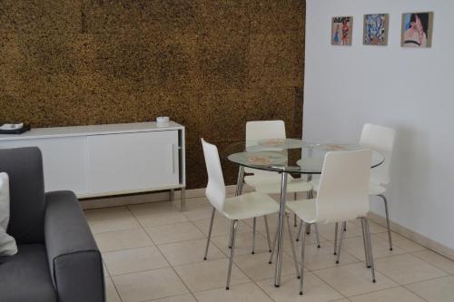 Superior One-Bedroom Apartment with Sea View image 2