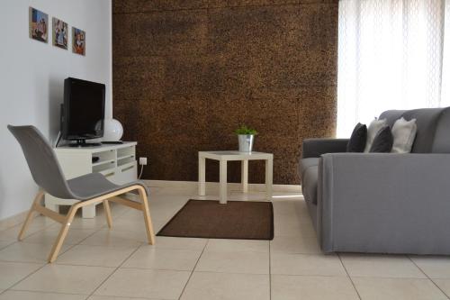 Superior One-Bedroom Apartment image 3