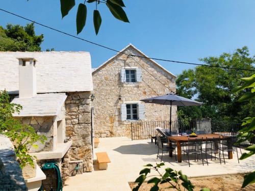 Létesítmények, Tom house in Murvica
