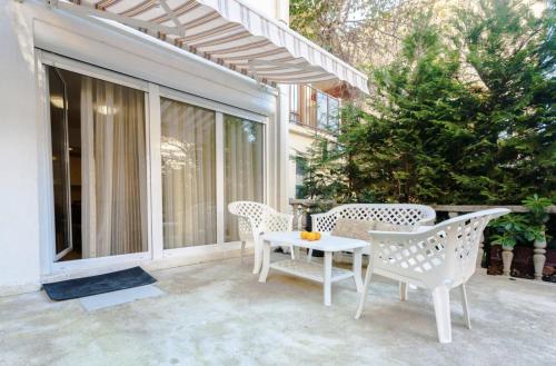 Mandarin Apartments