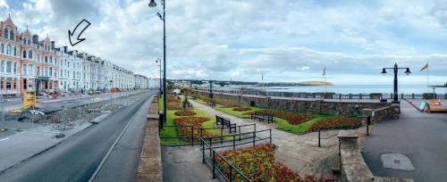 Cunard Apartments - image 12