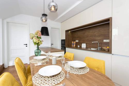 餐饮, BL - The Penthouse, 24hr Self Check-in, 2 Bedrooms, Fireplace, AC, Panoramic View from main Balcony, in 班斯卡比斯特里采