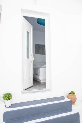 كارلوس بنسيون (Carlos Pension) in أكروتيري