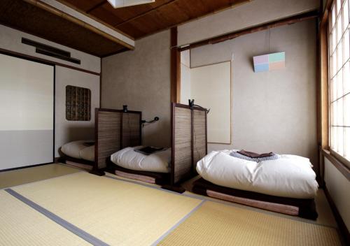 Single Japanese-Style Futon in Male Dormitory Room