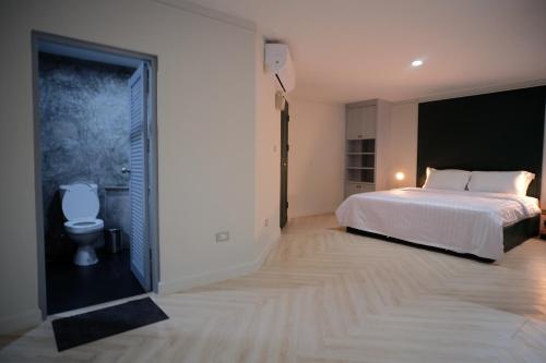 Baan Khun Pra Duplex Rm3 Bangkok, Bangkok (photo 10)