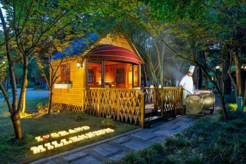 Étterem, Grand Millennium Shanghai HongQiao near Béke Tér