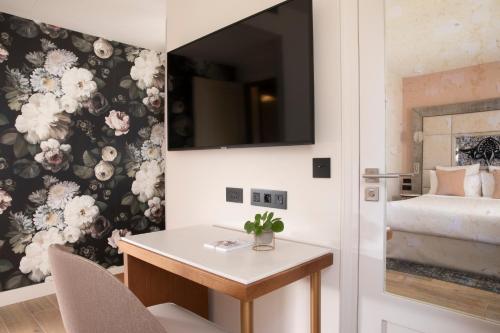 Hôtel des Champs-Elysées - main image