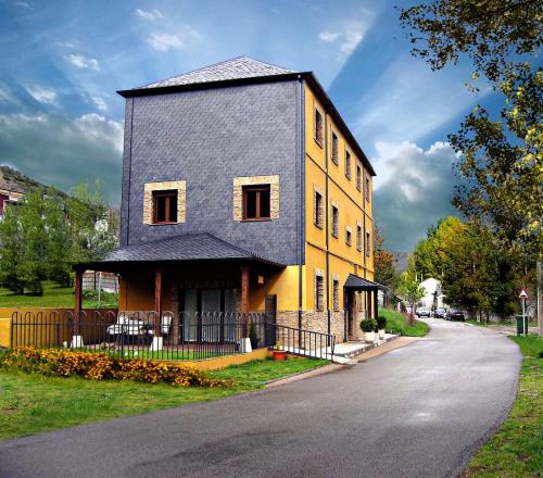 CASA ALTOBIERZO, 9 Habitaciones y 9 BAÑOS - Cimada del Merondanal