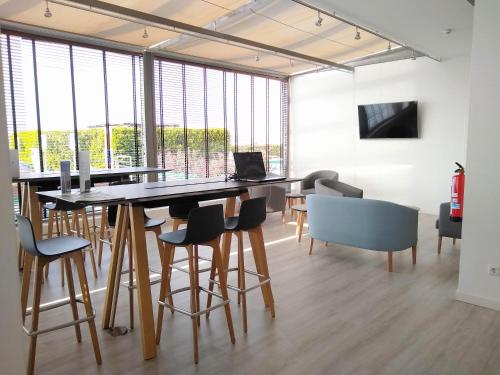 Shared lounge/TV area, Hotel Augusta Vallés in Vilanova del Valles