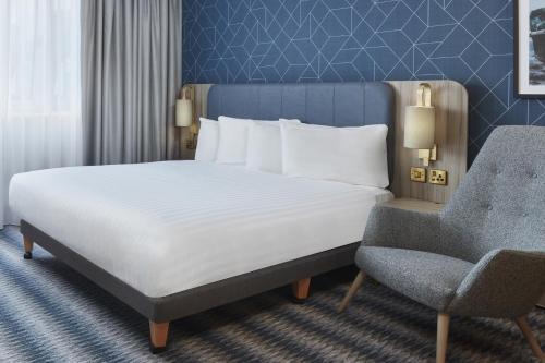 Standard Double Room image 3