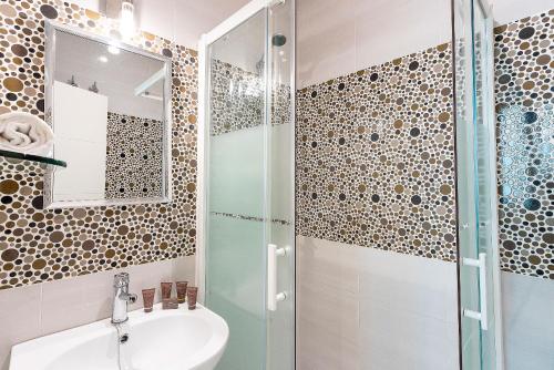 Genteel Home Amor de Dios - main image