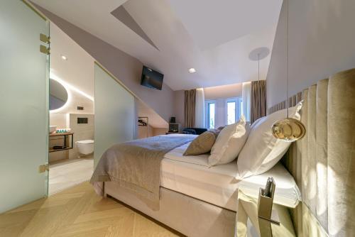 Lumiere Luxury Rooms in Marjan