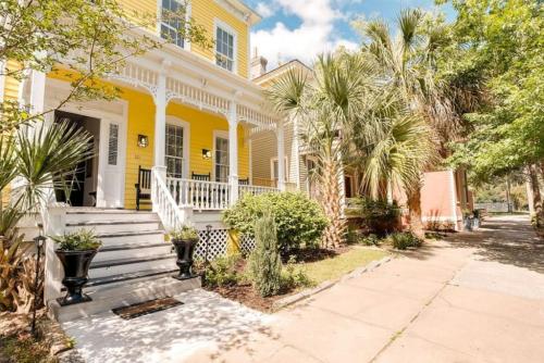 111 Waldburg street Beautifully Renovated Historic 5 bedroom 5 bath thumb 4