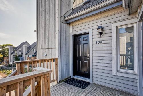 Mountainside 2 bed 2 bath with laundry 79249