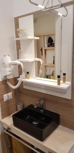 Abbracci leandra Rooms