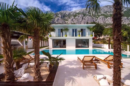 Villas in Gata 
