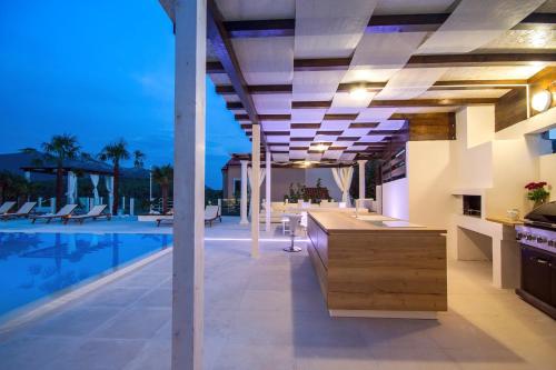 Villa Caribic with 72sqm private pool whirlpool sauna outdoor lounge area - image 14