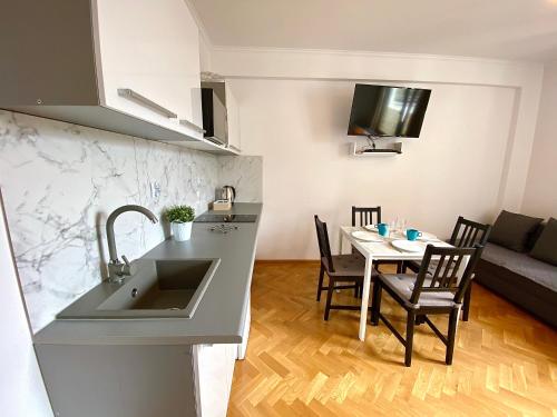 Center Warsaw - Apartmenty Jana Pawła II, Warsaw (photo 2)